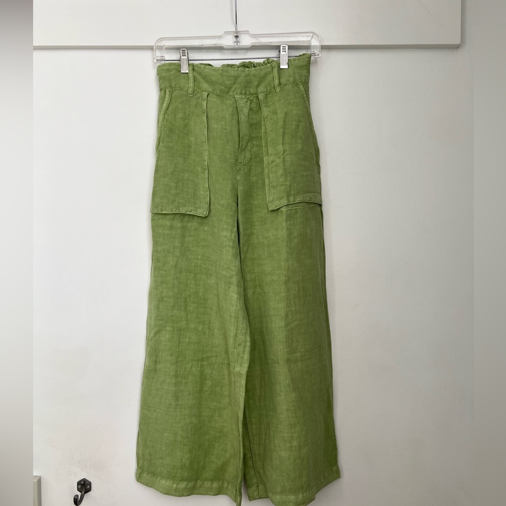 Linen and rayon light green flowy summer pants. Ankle length.